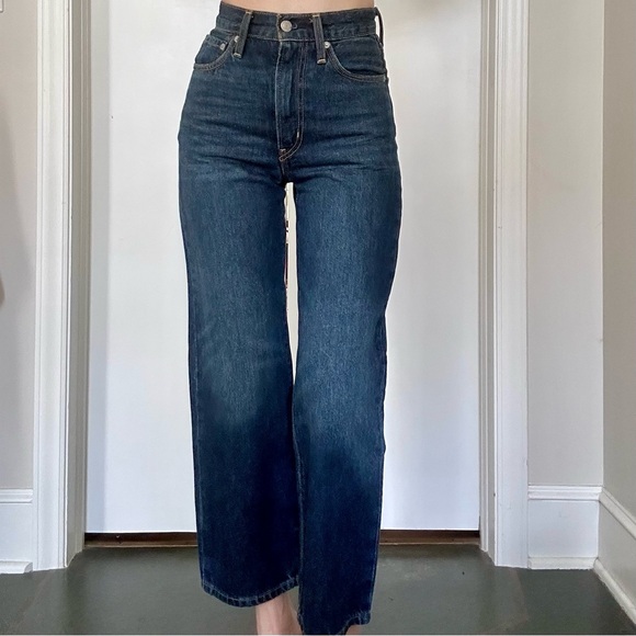 Levi's WellThread Ribcage Wide Leg Cropped Jeans - Picture 5 of 16